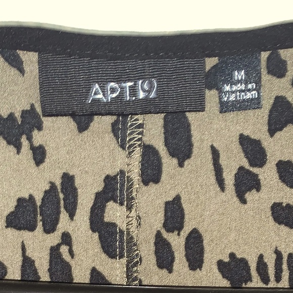 APT. 9 Tank Top -MEDIUM - Picture 5 of 5